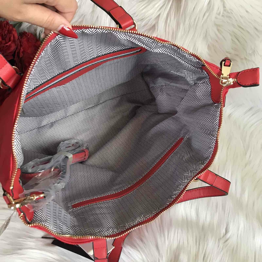 NWT ISABELLE VEGAN RED TOTE SATCHEL - Picture 3 of 5